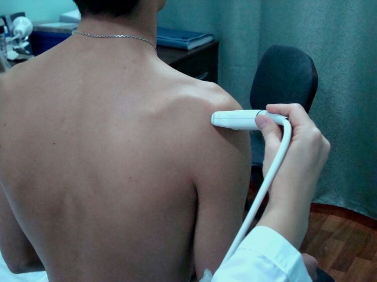 Modern physiotherapy helps to manage the symptoms of shoulder osteoarthritis in the early stages